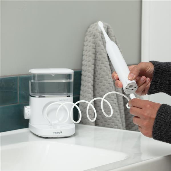 White Waterpik™ Sonic-Fusion™ 2.0 Professional Flossing Toothbrush