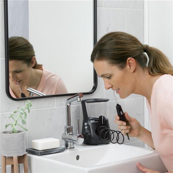 Black Waterpik? Aquarius? Water Flosser