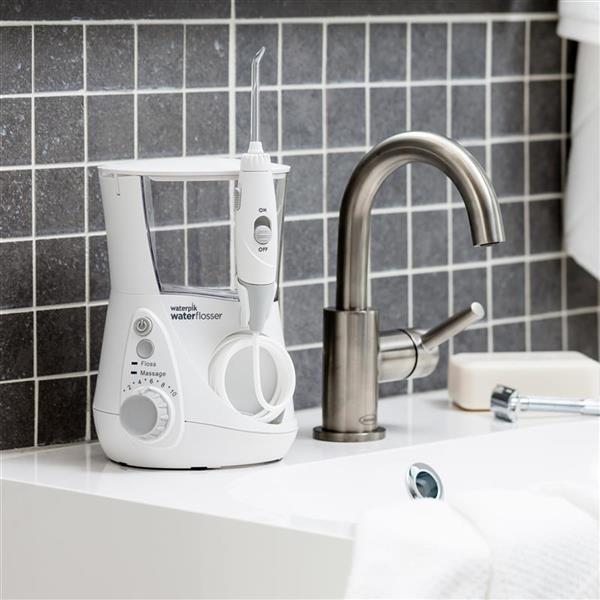 White Waterpik? Aquarius? Water Flosser