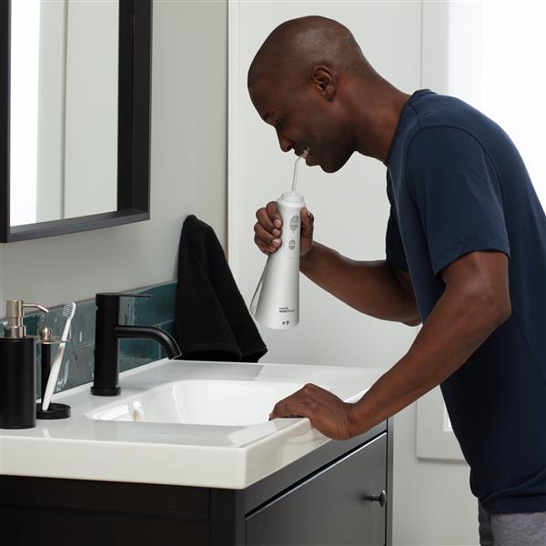 White Waterpik? Cordless Plus Water Flosser