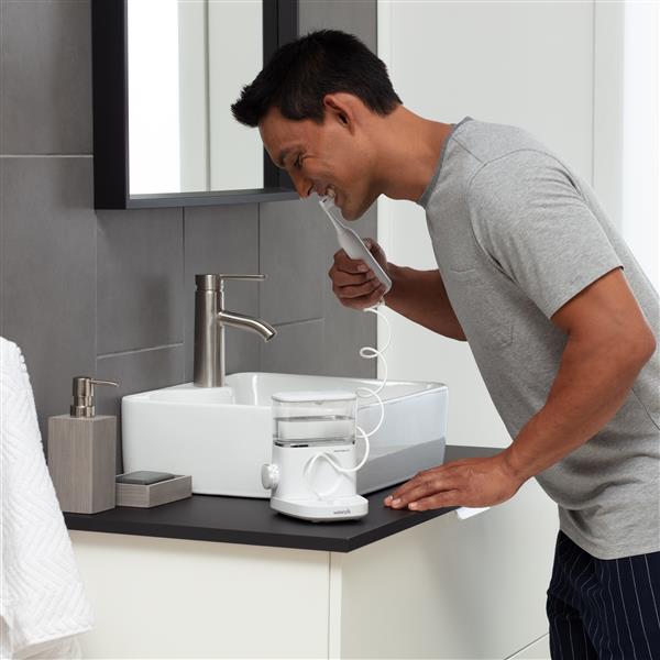 White Waterpik? Sonic-Fusion? 2.0 Professional Flossing Toothbrush