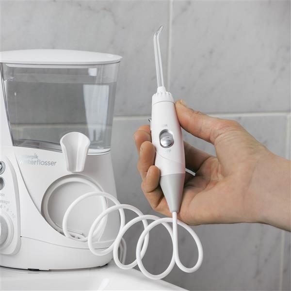 White Waterpik™ Aquarius ™ Professional Water Flosser