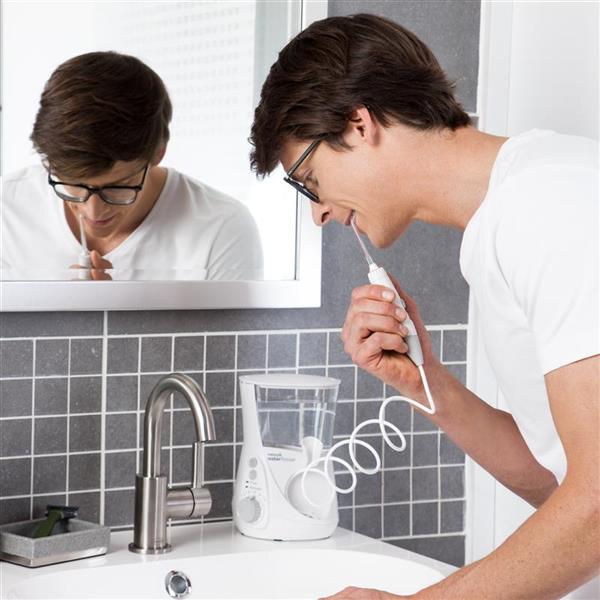 White Waterpik? Aquarius? Water Flosser