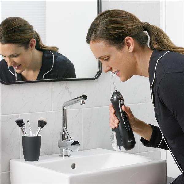 Black Waterpik? Cordless Advanced 2.0 Water Flosser